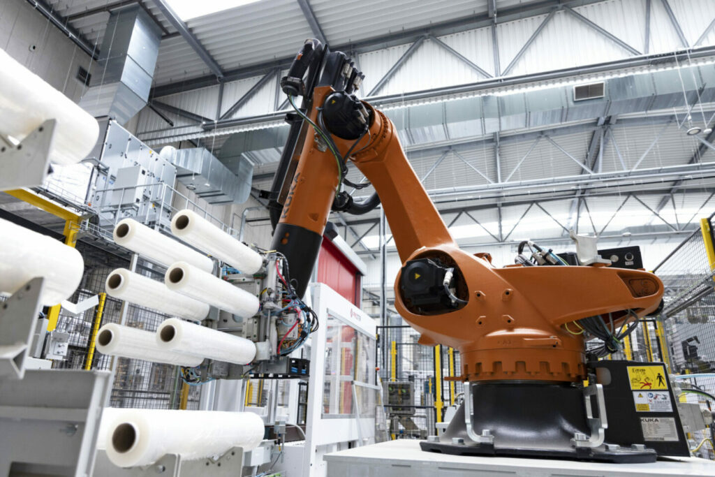 Ramię robota pakującego produkt