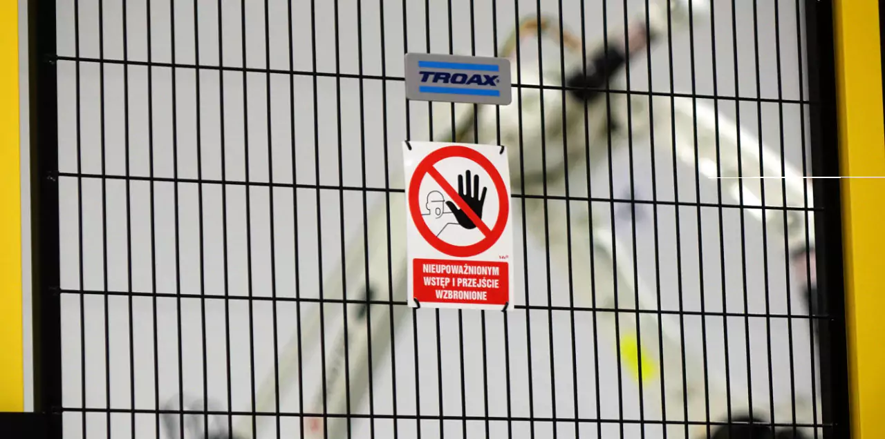 ochrona-stanowiska-zrobotyzowanego