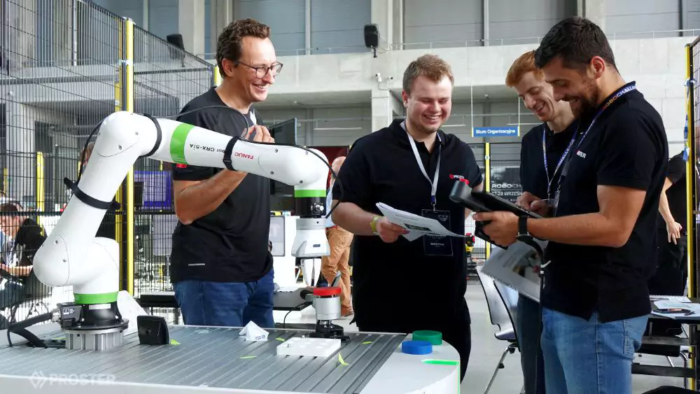 inzynierowie-przy-programowaniu-cobota